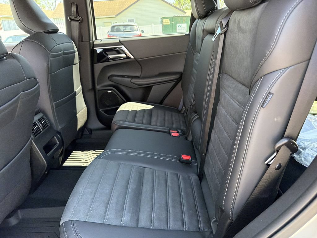 New 2026 Mitsubishi Outlander SE AWD/4WD image 13