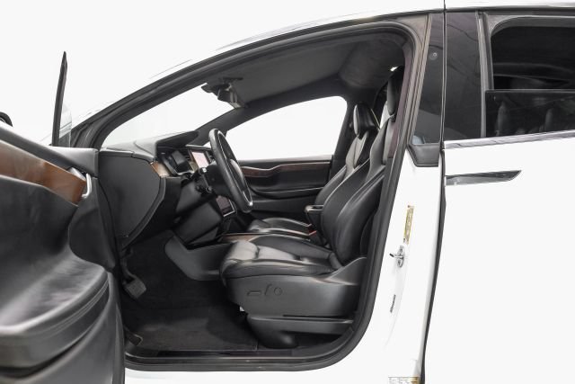 Used 2020 Tesla Model X Long Range AWD/4WD image 5