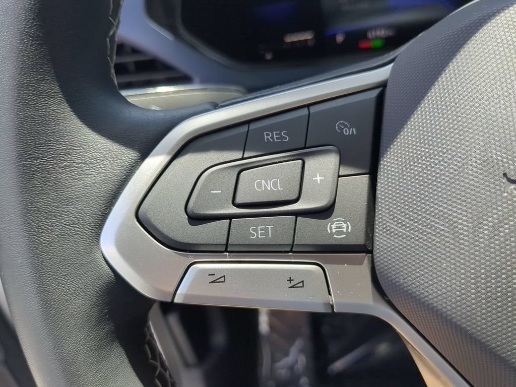 Certified 2022 Volkswagen Taos SE FWD image 27