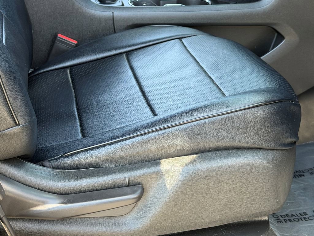 Used 2023 Chevrolet Traverse LT image 8