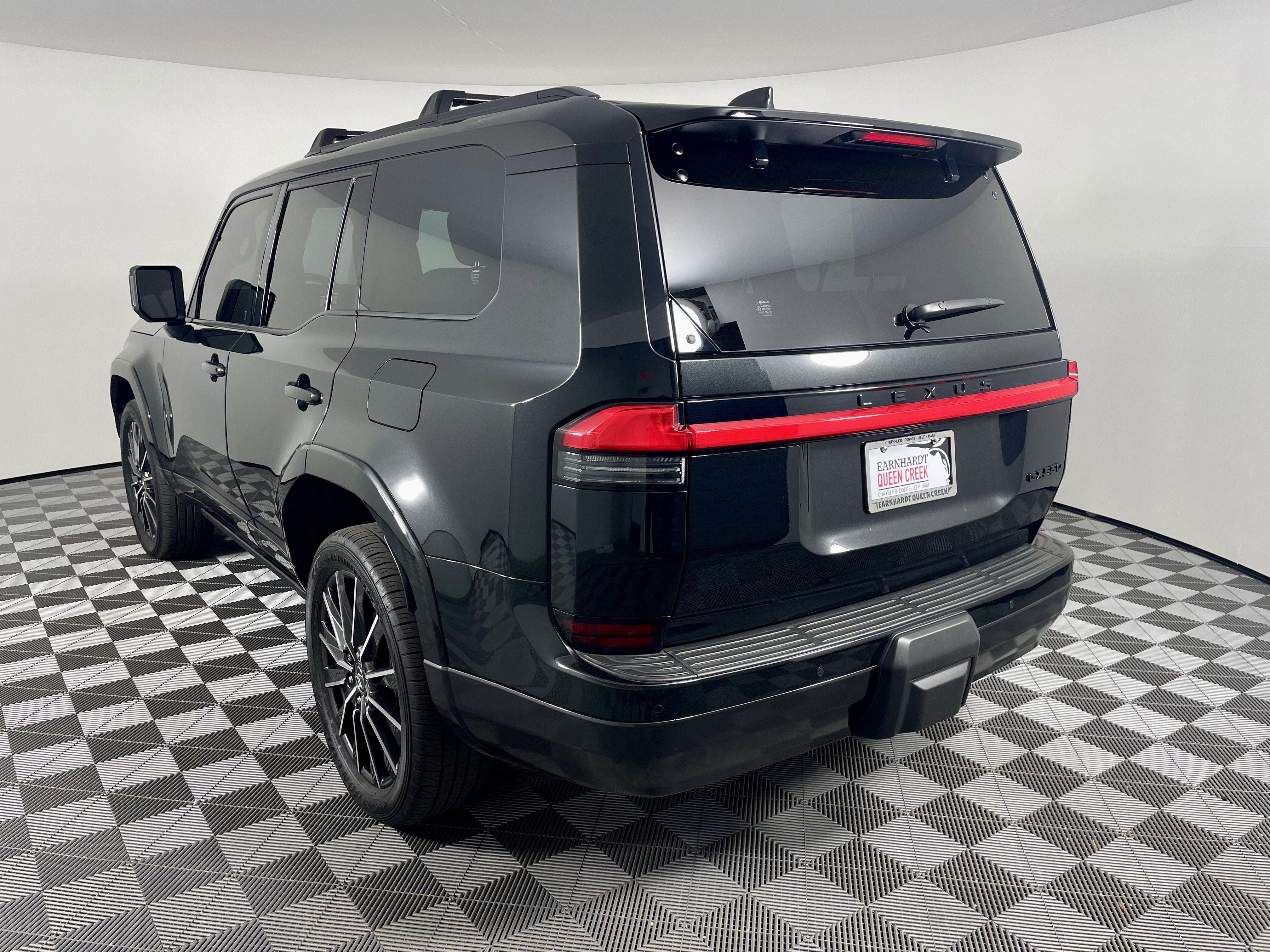 Used 2024 Lexus GX 550 w/ Accessory Package (Z1) image 3