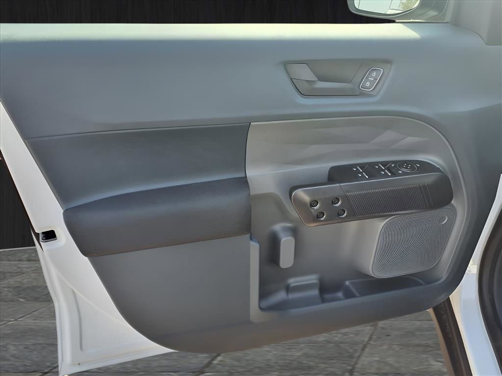 New 2025 Ford Maverick XL w/ Equipment Group 101A image 18