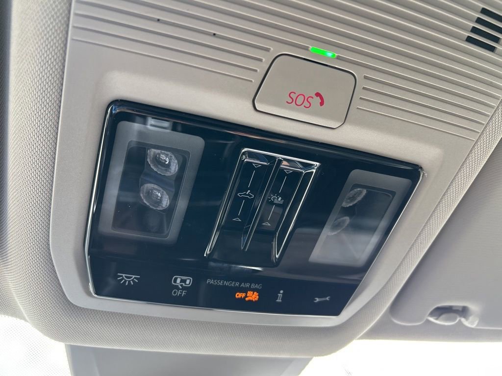 Used 2025 Volkswagen Atlas SEL Premium R-Line image 41