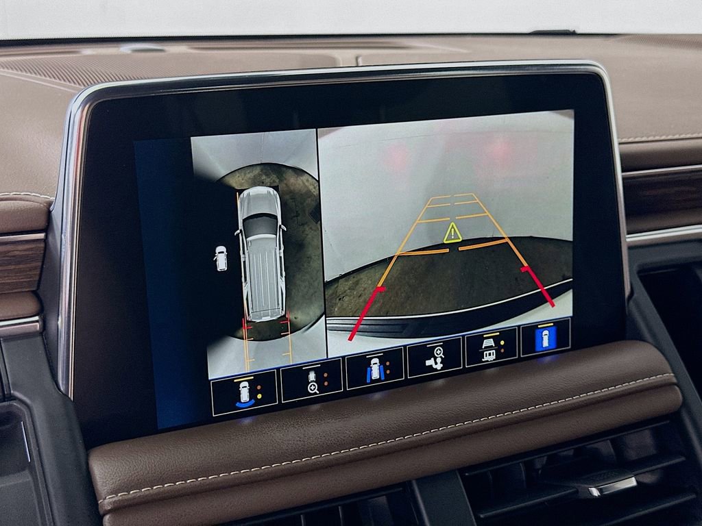 Used 2022 Chevrolet Suburban High Country image 10