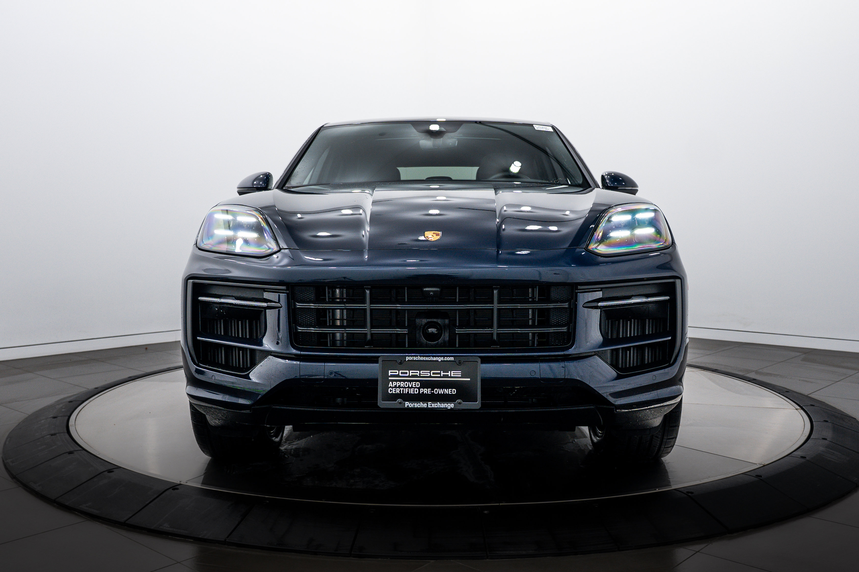 Certified 2025 Porsche Cayenne Coupe image 10