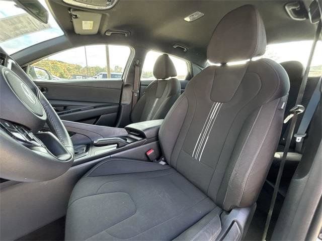 Used 2025 Hyundai Elantra Sport image 11