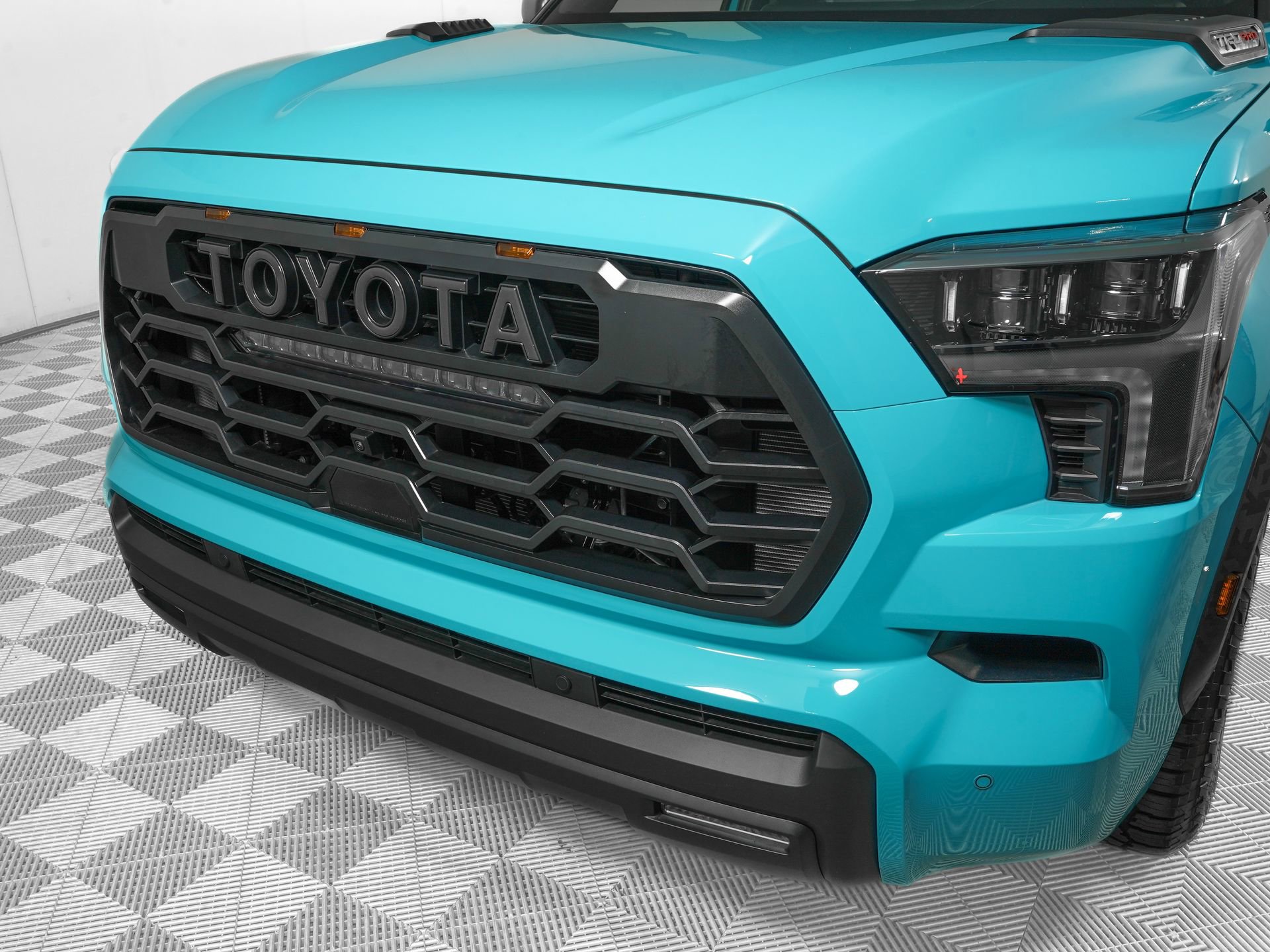 Used 2026 Toyota Sequoia TRD Pro AWD/4WD image 32