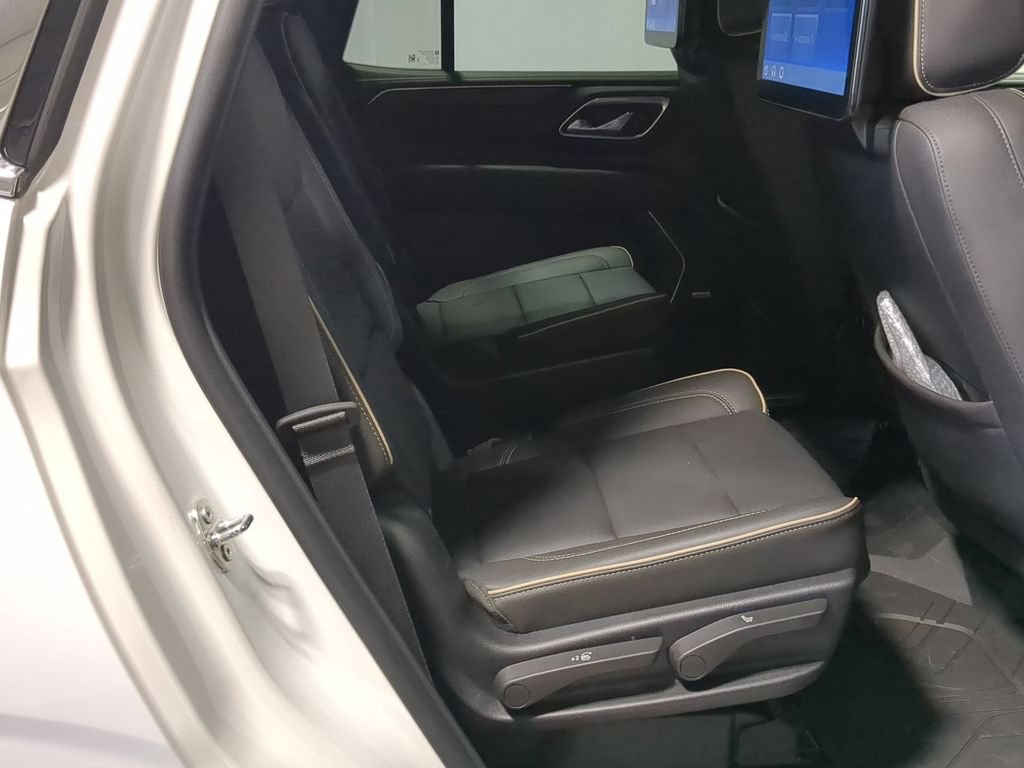 Used 2023 Chevrolet Tahoe Premier w/ Advanced Technology Package AWD/4WD image 24