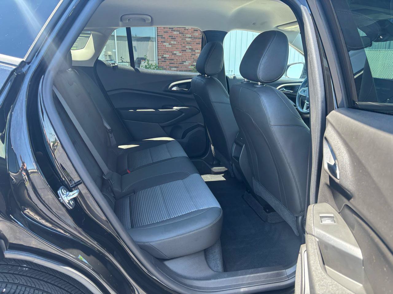 Used 2025 Chevrolet Trax LT w/ Driver Confidence Package FWD image 12