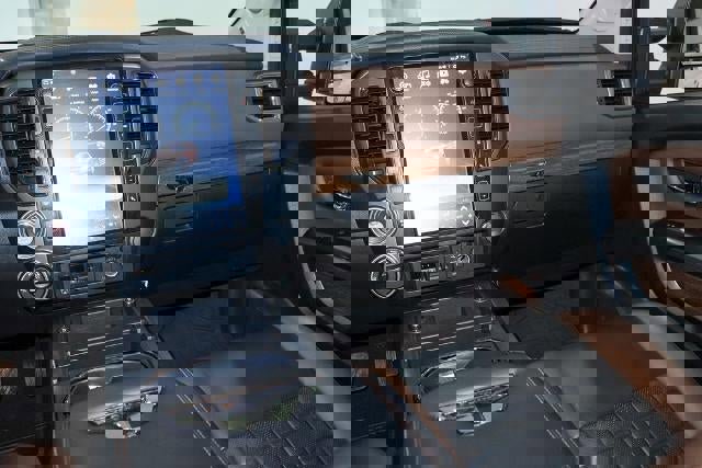 Used 2018 Nissan Titan Platinum Reserve w/ Platinum Utility Package image 22