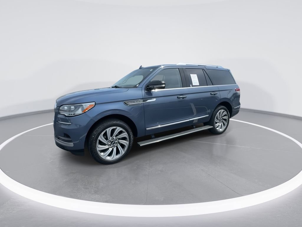 Used 2023 Lincoln Navigator Reserve image 4