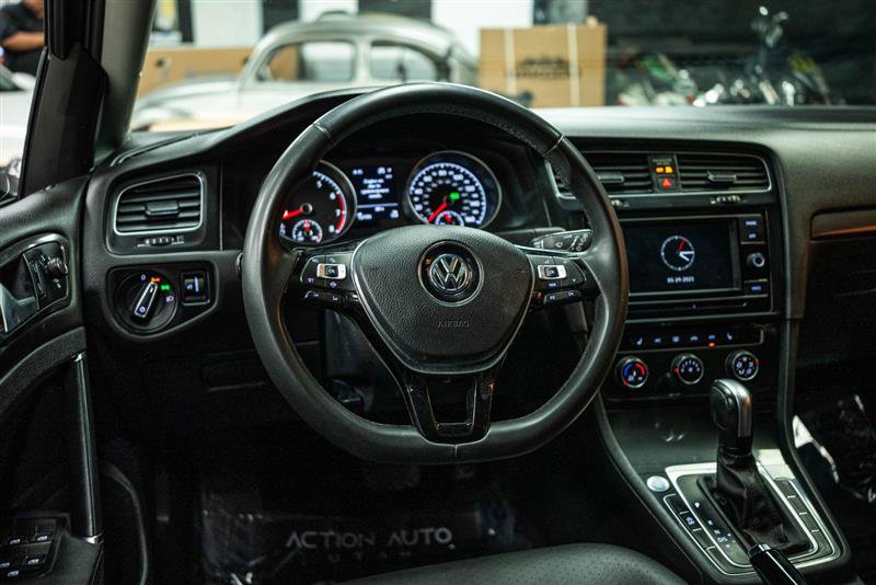 Used 2020 Volkswagen Golf 4-Door image 16