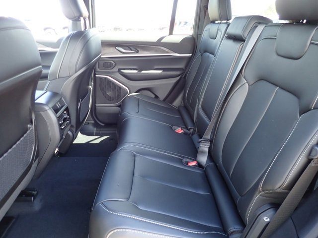 New 2026 Jeep Grand Cherokee Limited image 10