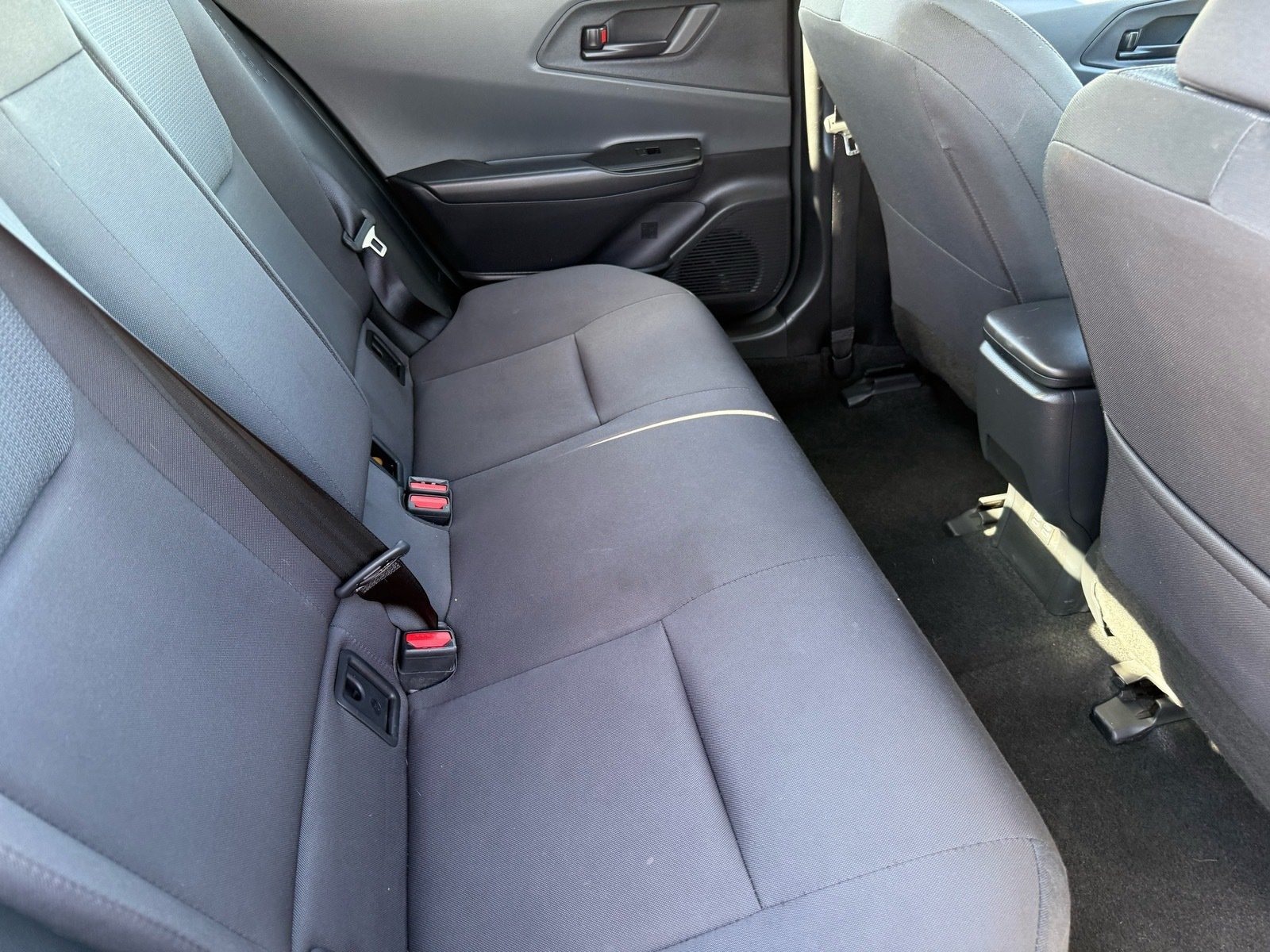Used 2024 Toyota Prius LE FWD image 28