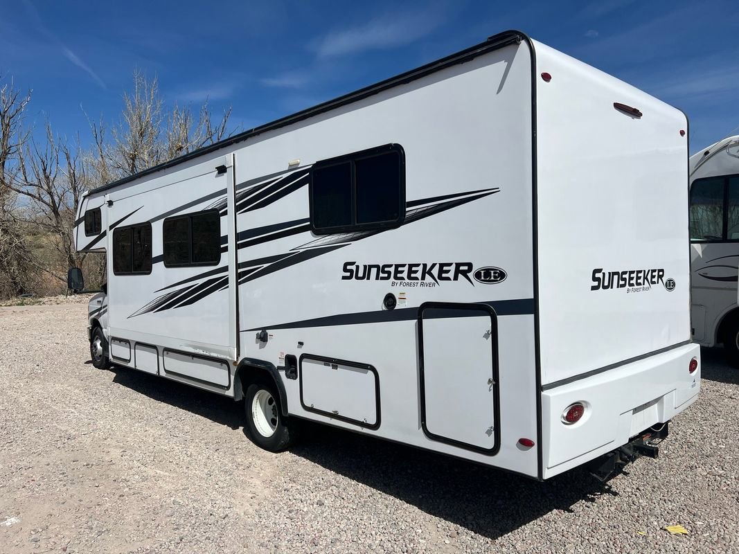 Used 2022 Ford E-450 and Econoline 450 Super Duty w/ Motorhome Prep Package image 7