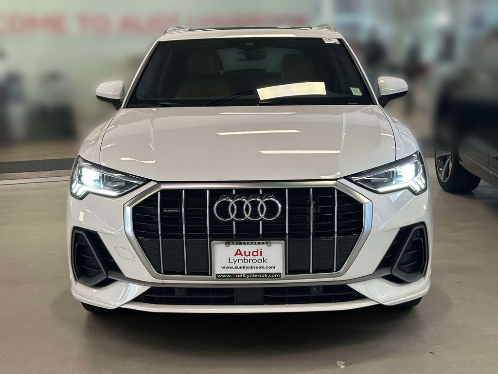 Used 2023 Audi Q3 2.0T Premium w/ Convenience Package AWD/4WD image 2