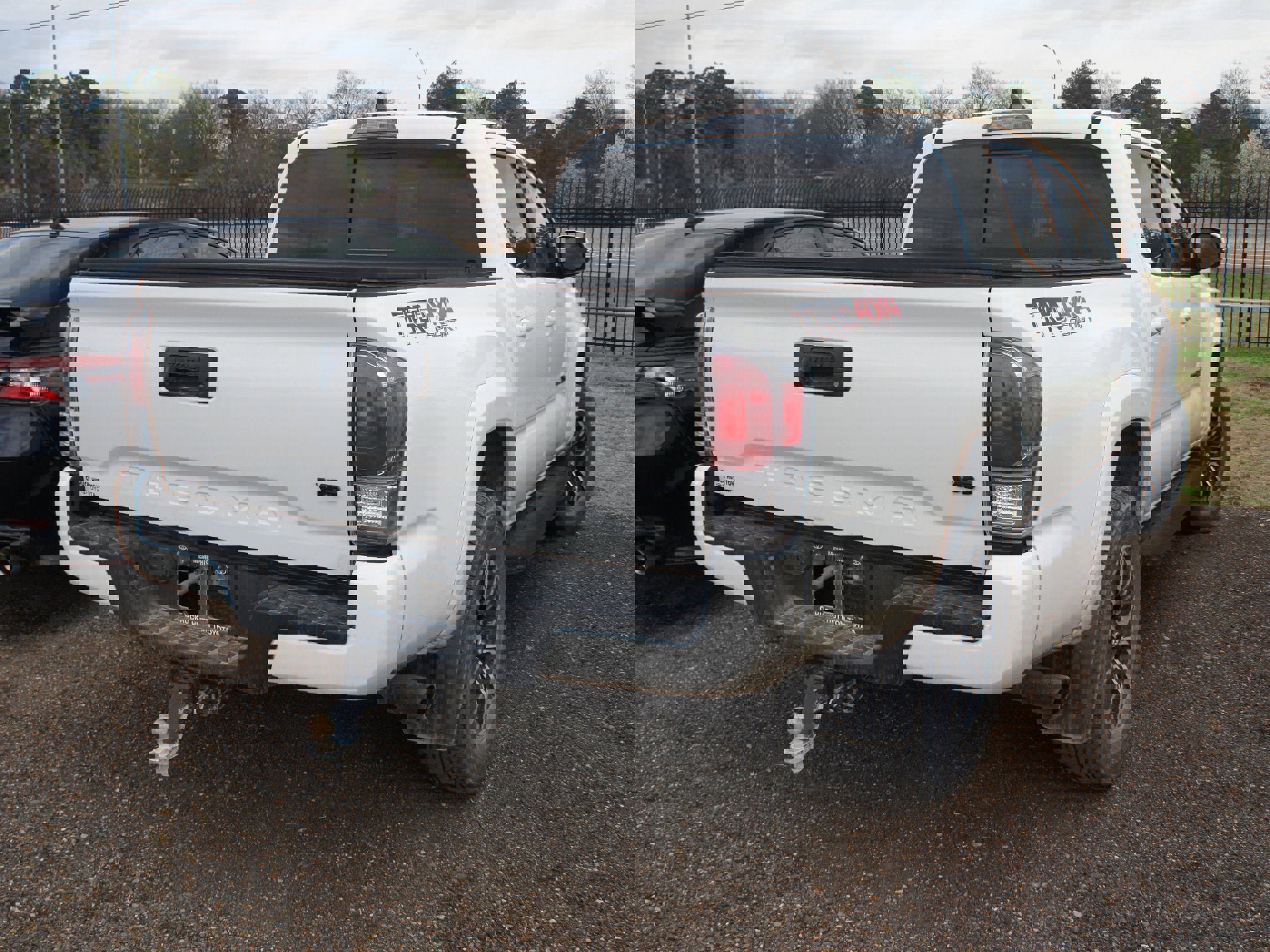 Used 2022 Toyota Tacoma TRD Sport image 5