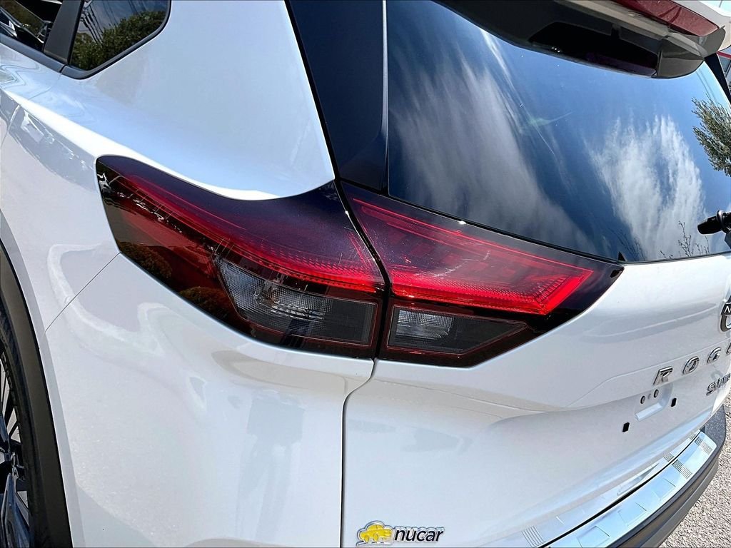 Used 2023 Nissan Rogue SV AWD/4WD image 32