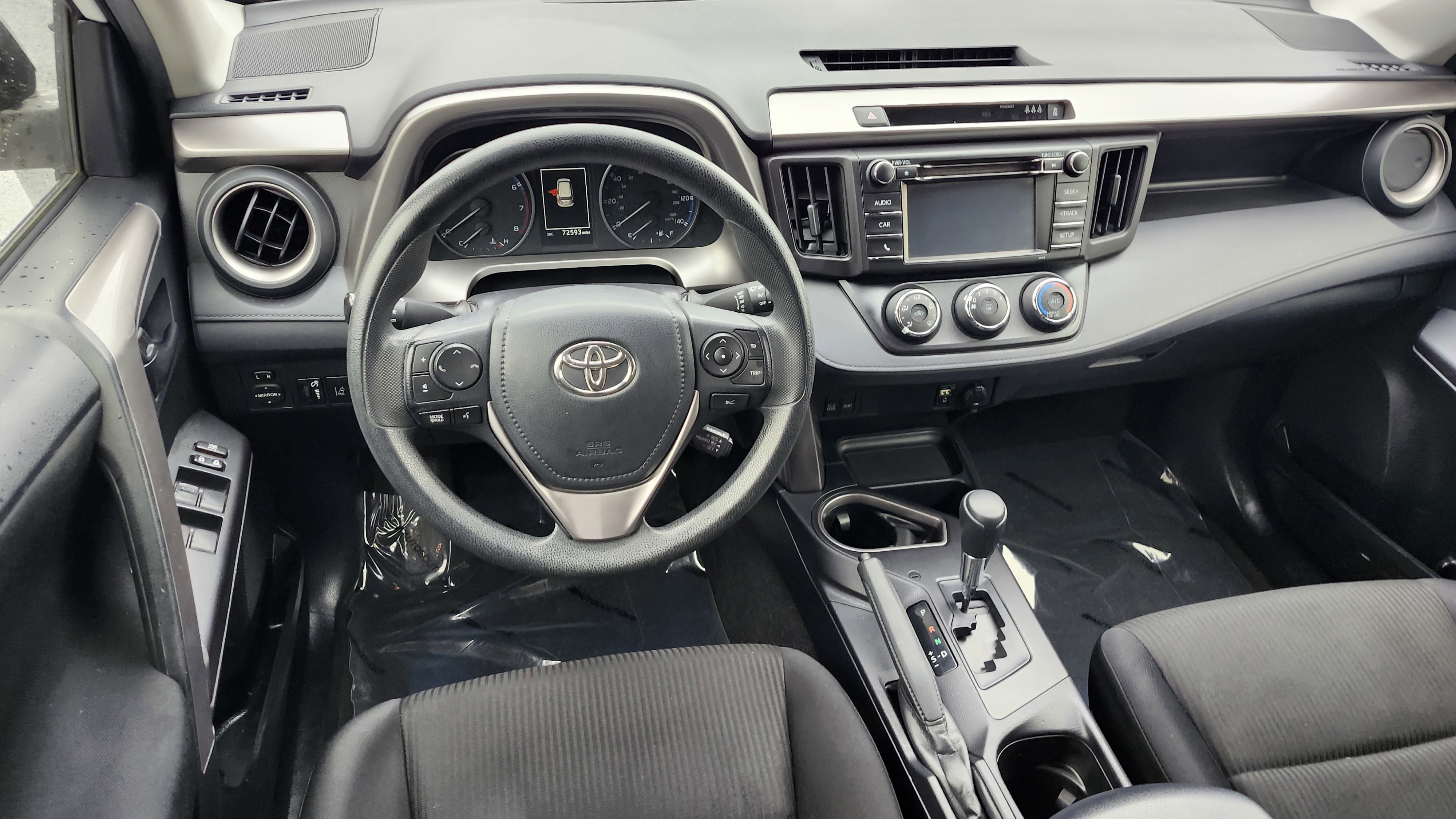 Used 2017 Toyota RAV4 LE image 19