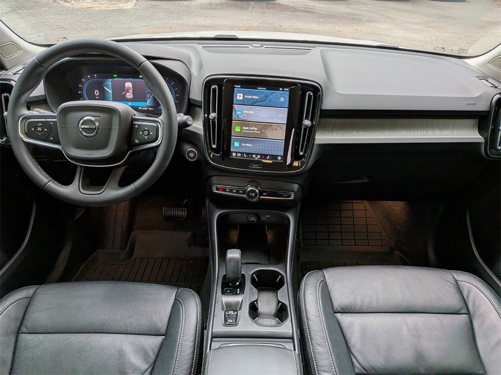 Certified 2024 Volvo XC40 B5 Core image 16