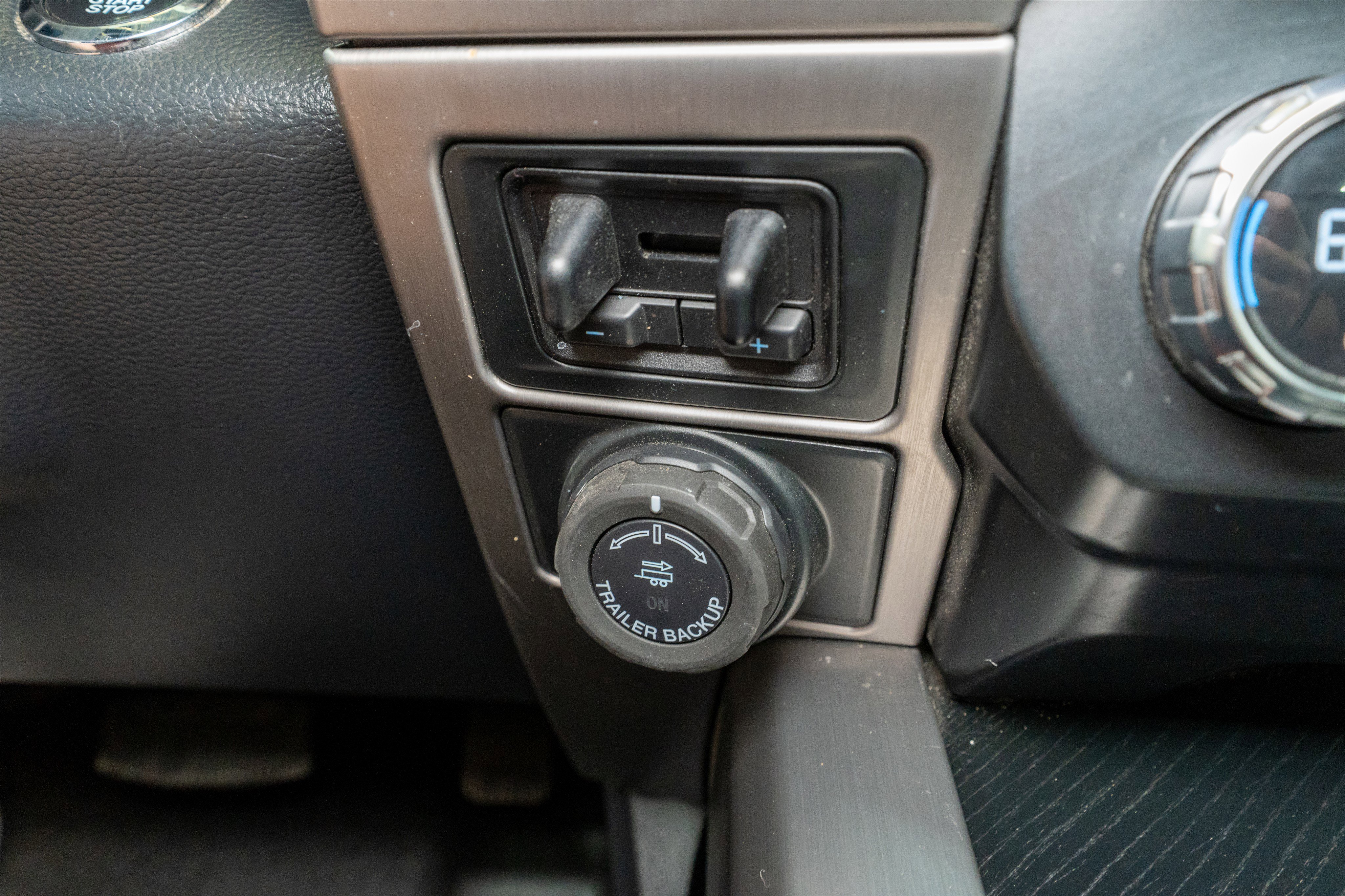 Used 2022 Ford F250 Platinum w/ FX4 Off-Road Package image 28