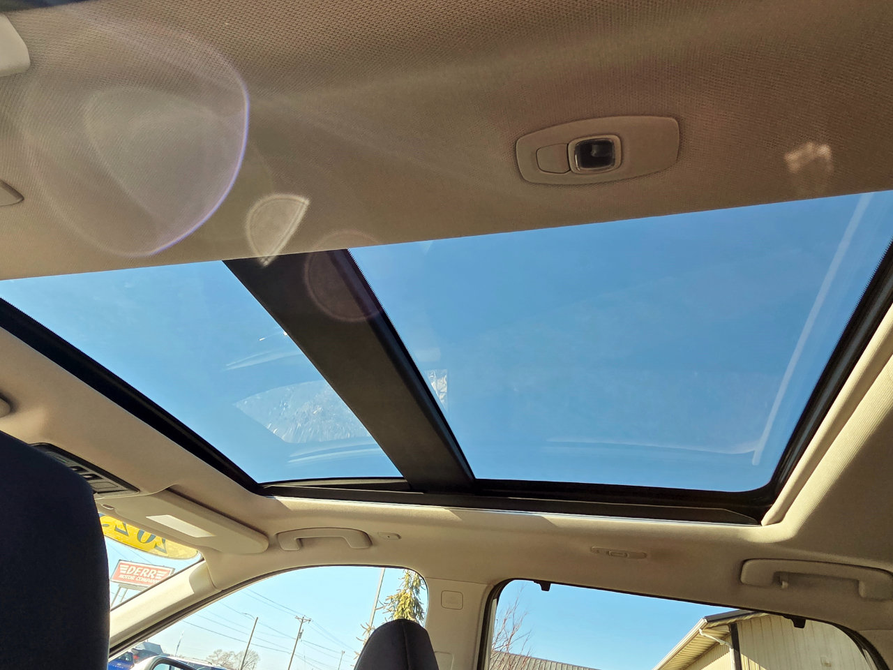 Used 2023 Nissan Rogue SV w/ SV Premium Package image 9