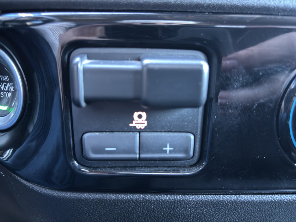 Used 2024 GMC Sierra 3500 SLE w/ SLE Convenience Package image 26