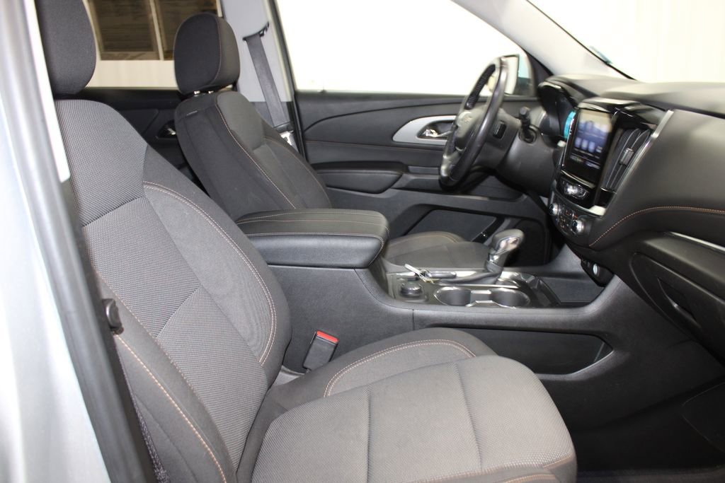 Used 2021 Chevrolet Traverse LT w/ LPO, Cargo Package image 19