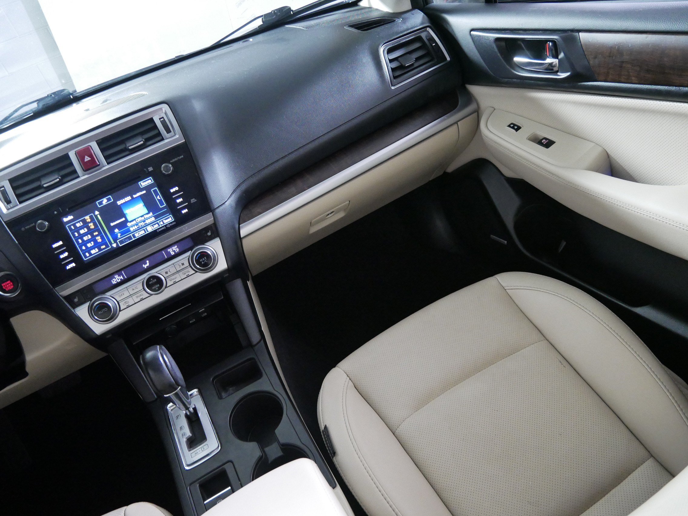 Used 2017 Subaru Outback 2.5i Limited AWD/4WD image 11