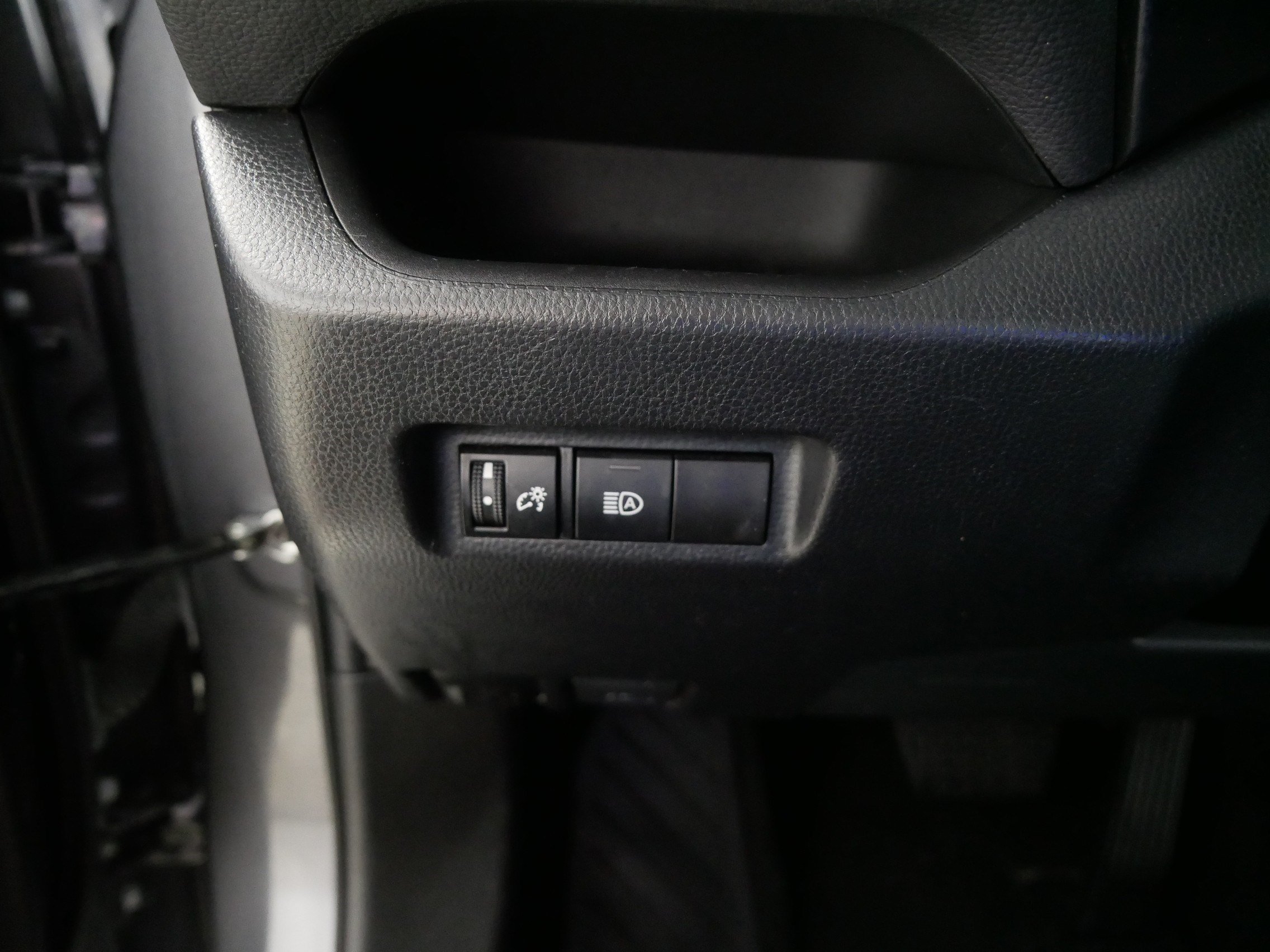Used 2022 Toyota RAV4 XLE AWD/4WD image 26
