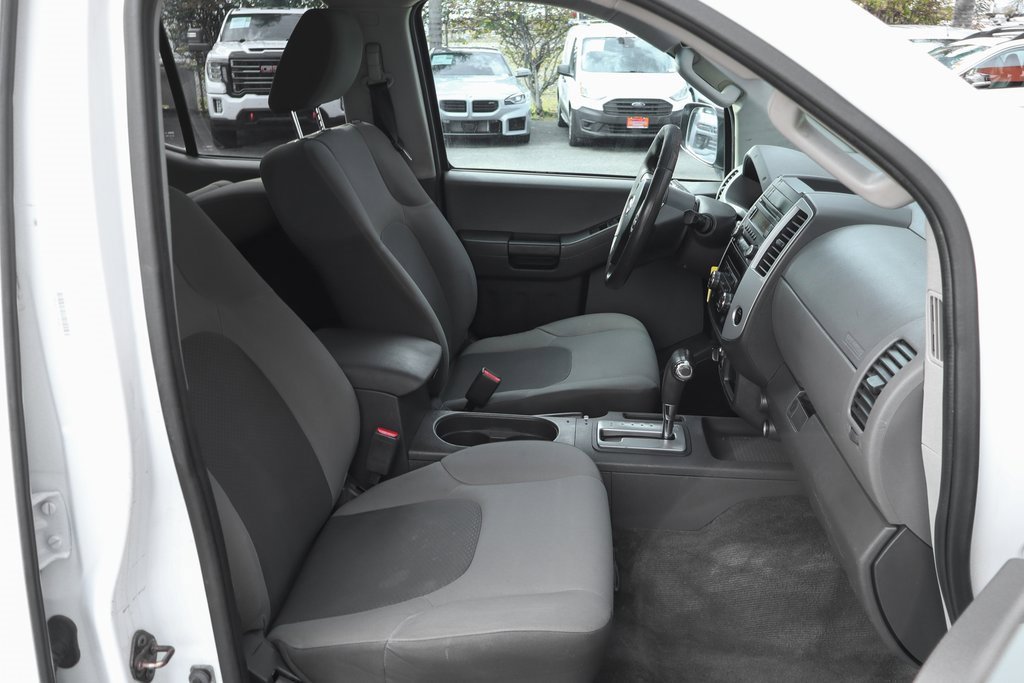 Used 2015 Nissan Xterra X image 34