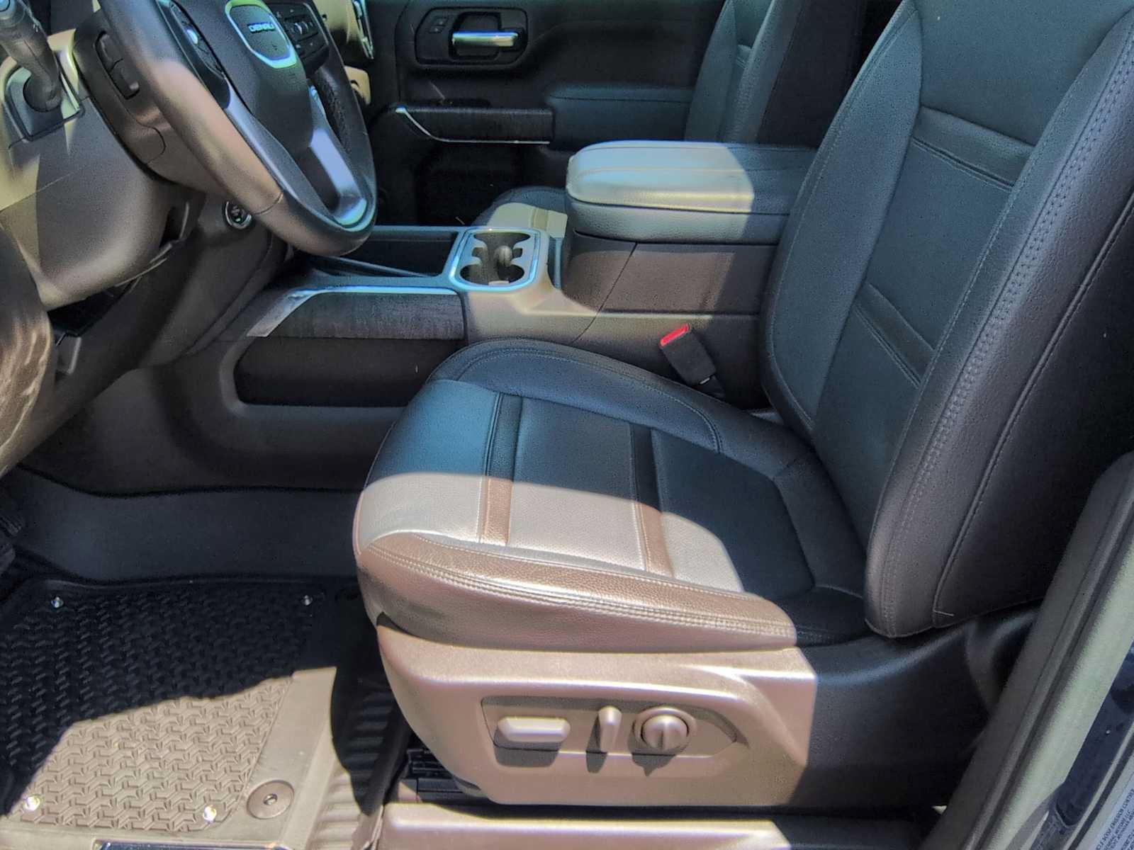 Used 2023 GMC Sierra 2500 Denali w/ Denali Ultimate Package AWD/4WD image 16