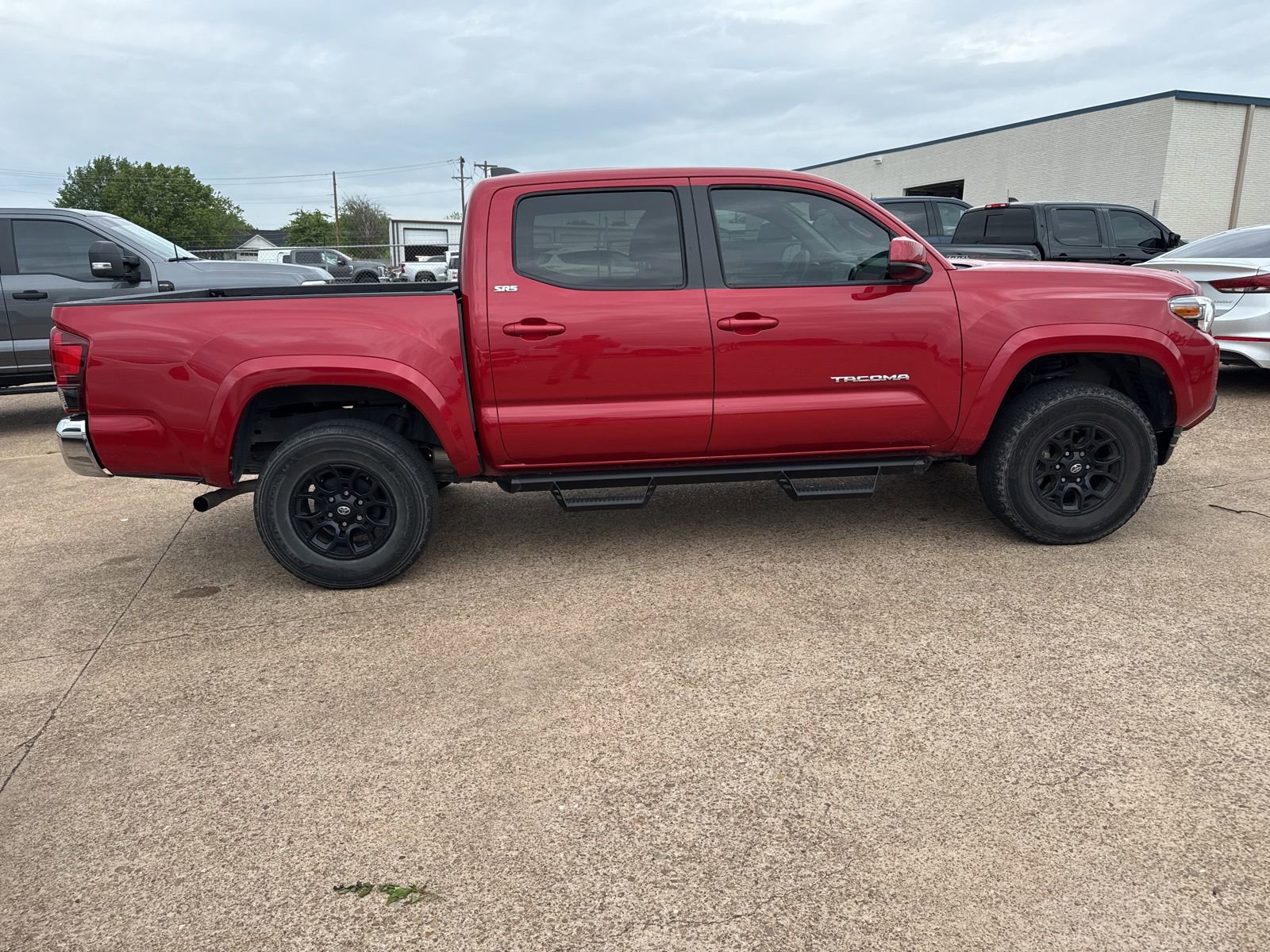 Used 2021 Toyota Tacoma SR5 RWD image 8