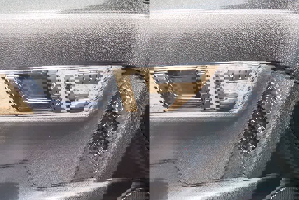 Used 2011 Mercedes-Benz C 350 Sport image 18