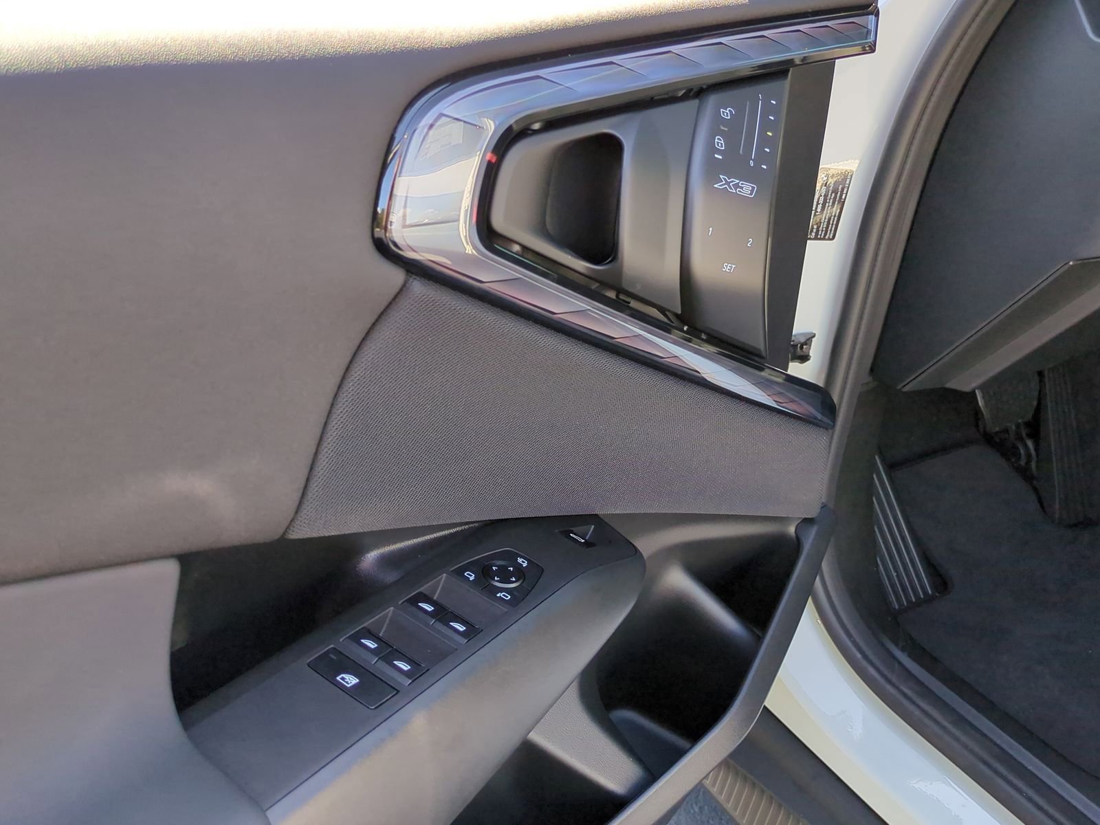 Certified 2025 BMW X3 xDrive30i w/ Premium Package image 15