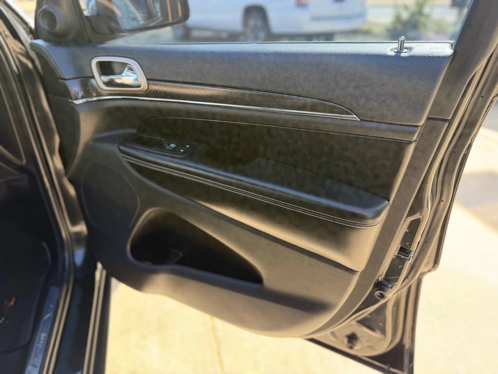 Used 2015 Jeep Grand Cherokee Limited image 41