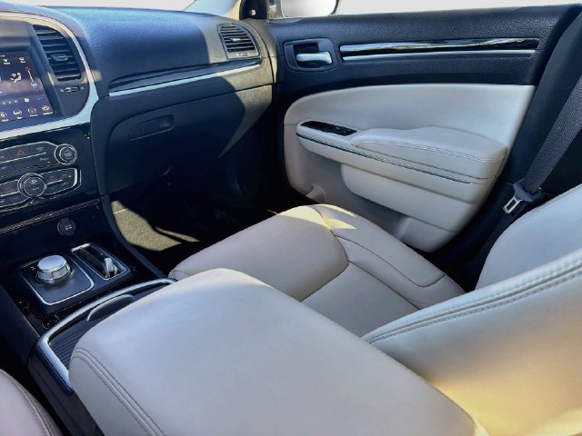 Used 2023 Chrysler 300 Touring L w/ Popular Equipment Group RWD image 26