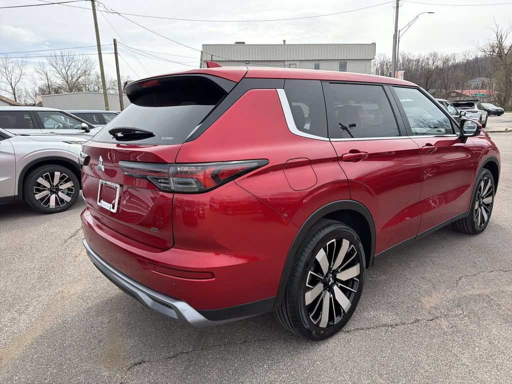 New 2026 Mitsubishi Outlander SE AWD/4WD image 3