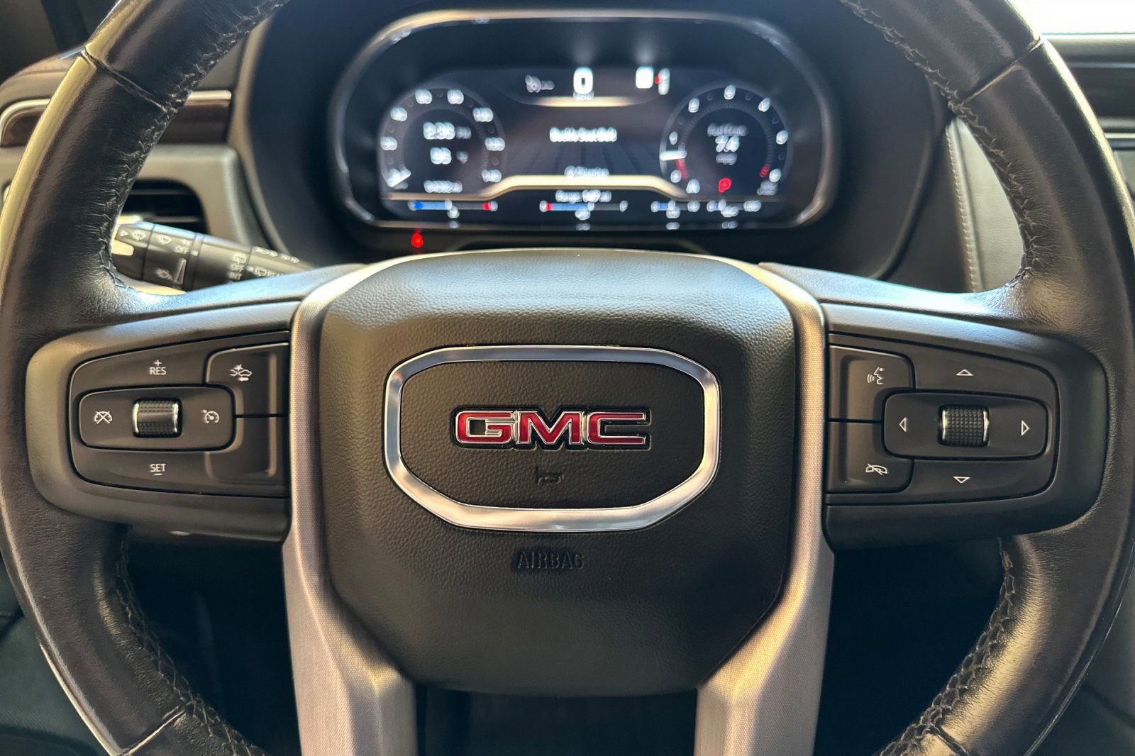 Used 2022 GMC Yukon SLE w/ Gmc Pro Safety Plus Package RWD image 25