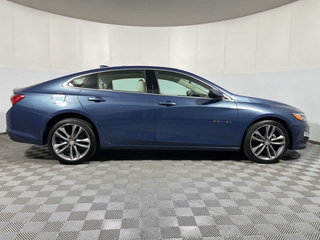 Used 2024 Chevrolet Malibu LT FWD image 9