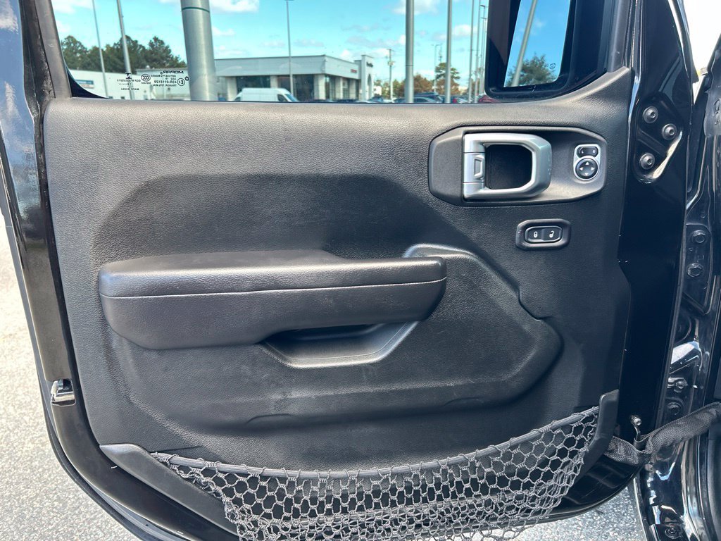 Used 2019 Jeep Wrangler Unlimited Sport S AWD/4WD image 14