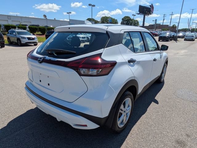 New 2025 Nissan Kicks Play S FWD image 3