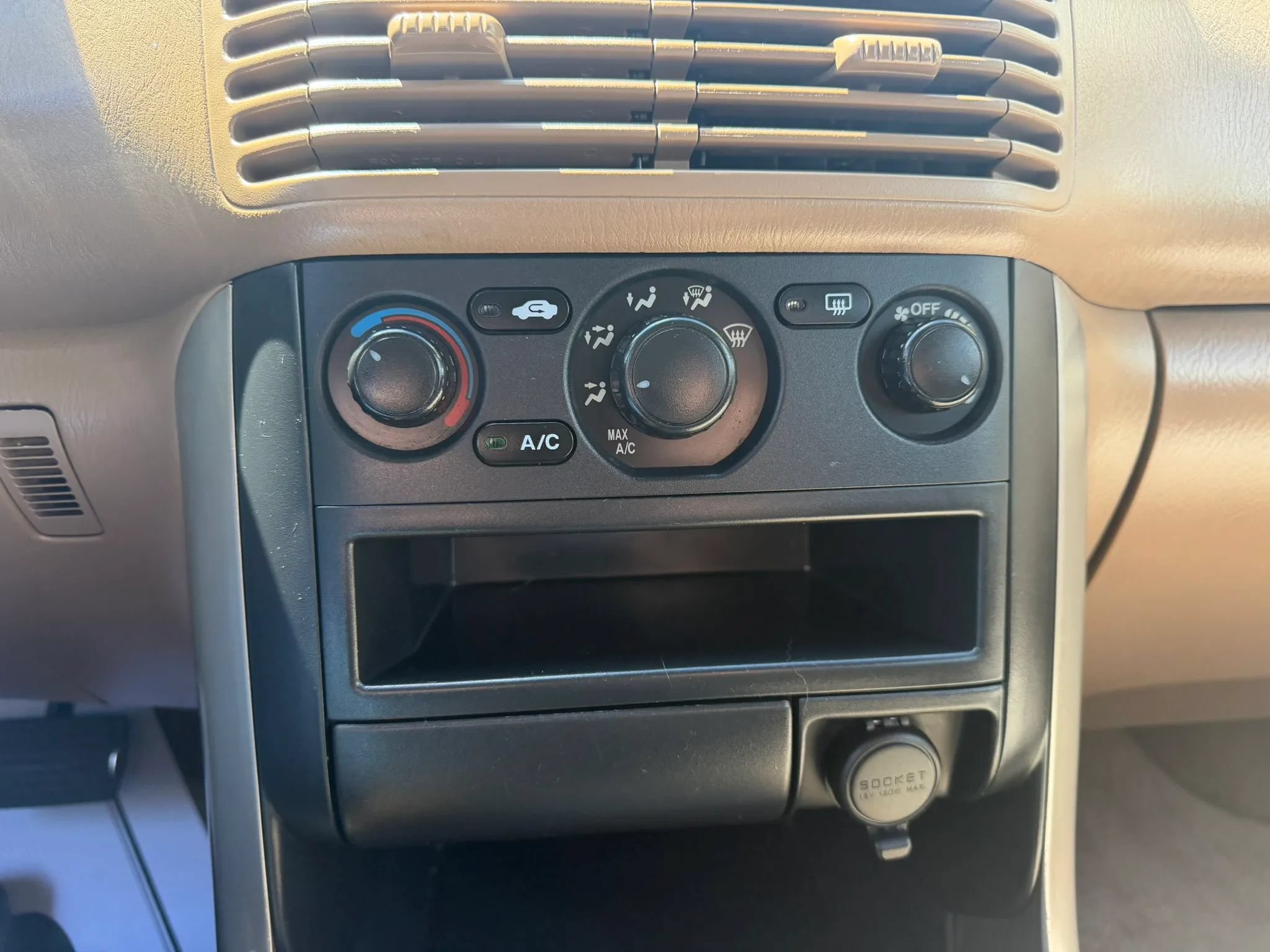 Used 2005 Honda Pilot LX image 25