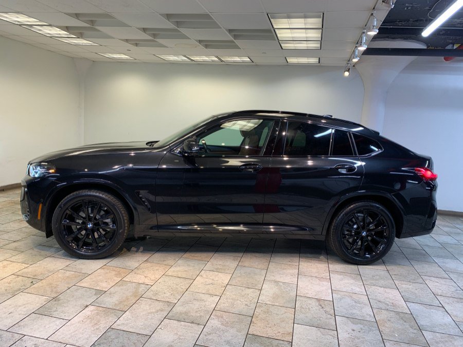 Used 2023 BMW X4 xDrive30i w/ M Sport Package AWD/4WD image 6