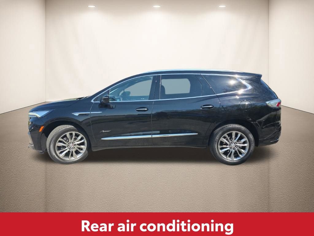 Used 2024 Buick Enclave Avenir w/ Avenir Technology Package image 10