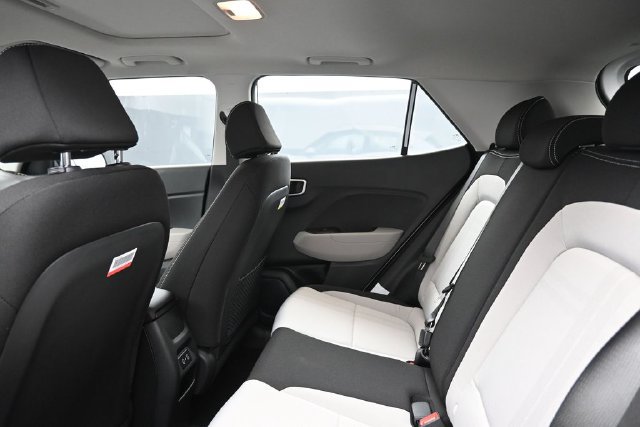 New 2026 Hyundai Venue SEL FWD image 18