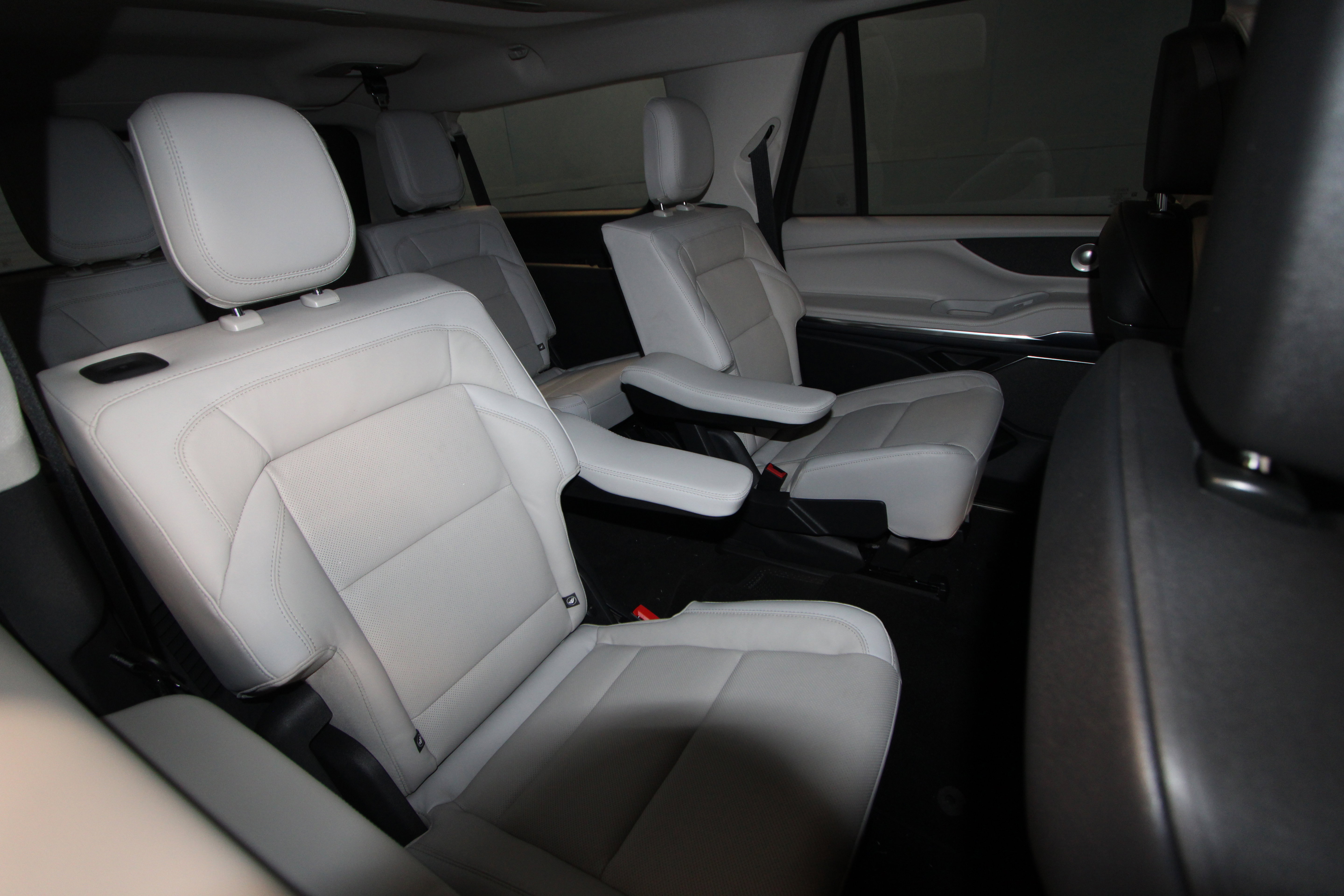 New 2026 Lincoln Navigator L Reserve AWD/4WD image 23
