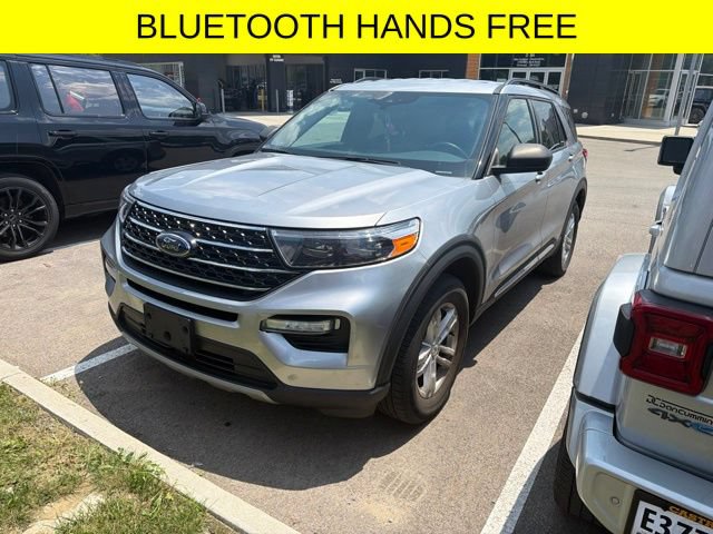 Used 2020 Ford Explorer XLT w/ Equipment Group 202A AWD/4WD image 3