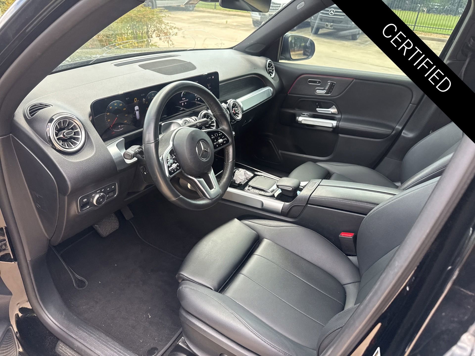 Used 2023 Mercedes-Benz GLB 250 4MATIC image 9