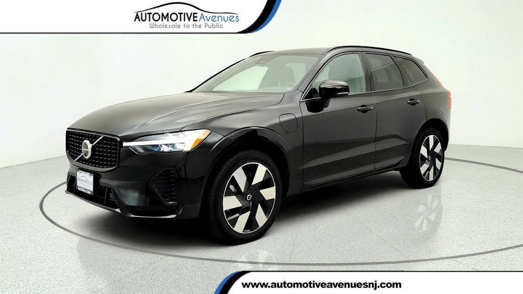 Used 2025 Volvo XC60 T8 Plus w/ Protection Package Premier AWD/4WD video 1